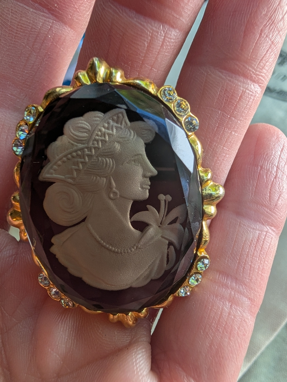 vintage Intaglio Faceted Glass Cameo Brooch